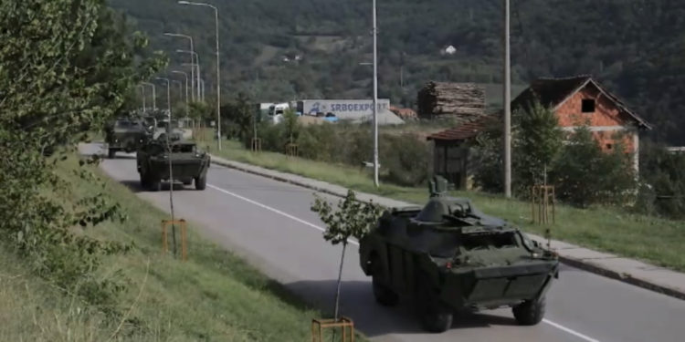 Vrasja e policit në veri, një ditë më parë u raportua se Serbia çoi afër kufirit me Kosovën ushtrinë e policinë