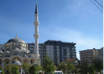 Mitrovicasi kërcënon se do të hedh bomba në xhaminë e madhe në Mitrovicë