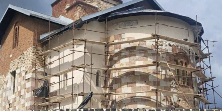 Restaurimi pa leje i Manastirit të Banjskës me para të “Crvena Zvezdas”