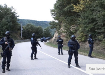 Policia arreston 5 persona në Veri, u futën ilegalisht nga Serbia në Kosovë me vetura të ngarkuara plot mall