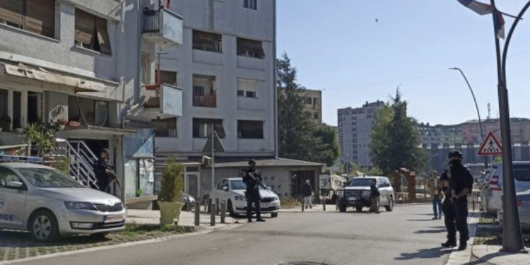 Aksioni që lidhet me rastin Banjska, Policia kap “mjete shpërthyese dhe armë” te “Tre Rrokaqiejt”