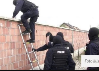 Policia arreston tre persona të dyshuar për fajde, ka bastisur edhe pronën në Mitrovicë