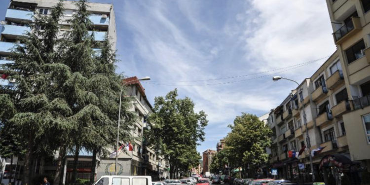 Komuna e Mitrovicës Veriore i ndërpret 48 kontrata punëtorëve, dyshohen se për gjashtë vite u pagan pa shkuar në punë