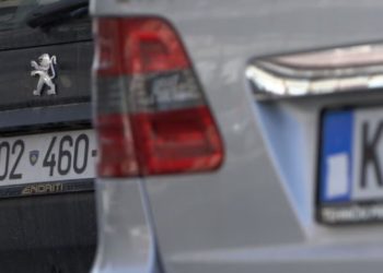 Qindra serbë të veriut të interesuar për targat RKS