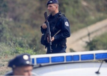 Policia ndalon pesë persona në Leposaviq, u futën ilegalisht nga Serbia