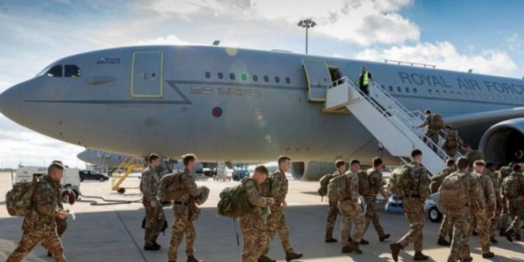 200 ushtarët britanikë arrijnë në Kosovë, NATO: Një hap i kujdesshëm për të siguruar përmbushjen e mandatit