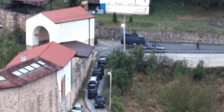 Gjykata ua vazhdon edhe për dy muaj paraburgimin tre të dyshuarve për sulmin në Banjskë