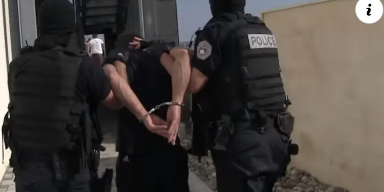 Zyrtarët e Doganës dhe polici kufitar të arrestuar dje në Veri dalin para Gjykatës, kërkohet paraburgimi i tyre