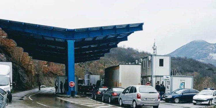 Policia ndalon një serb në Leposaviq, e kaloi ilegalisht kufirin