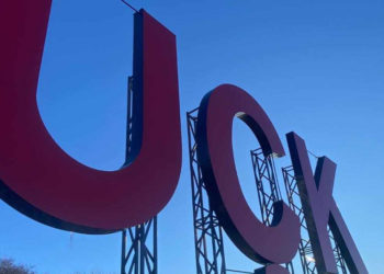 Mitrovica shënon diten e veteranëve me përurimin e shkronjave emblemë të UÇK-së: Një krenari historike