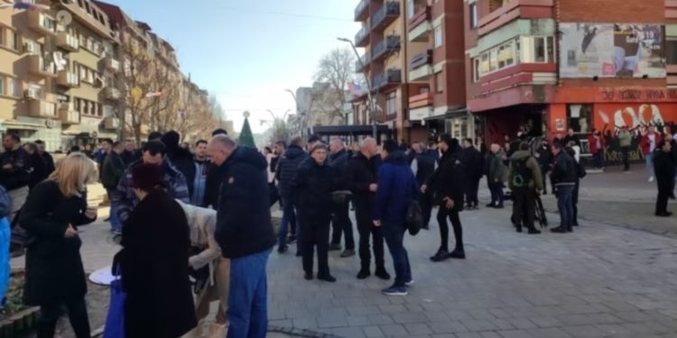 “Kaos total”: Afaristët në veri të Kosovës presin heqjen e ndalimit për mallrat nga Serbia