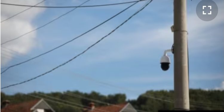 Kosova heq kamerat “misterioze” në komunat me shumicë serbe