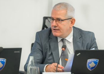 Sveçla shkon në Preshevë, takohet me Kamberin dhe figura të tjera atje