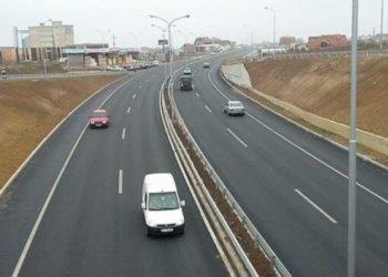 Po bënin gara në rrugën Mitrovicë-Vushtrri, policia gjobitë dy shoferë
