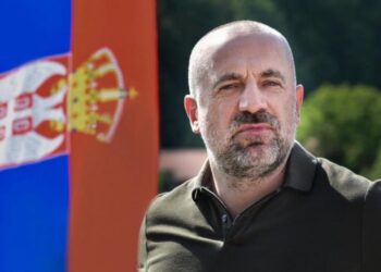 “Kthehu Radoiçiq”:Zubin Potoku mbushet me foto të Radoiçiqit