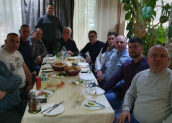 Një grup serbësh nga Kosova u takuan dje në Veri, përmendin inkurajimin për përballje me vendimet e Kurtit