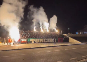 “Torcidat” ndalen në Prekaz për ta festuar titullin: Nderime për familjen Jashari