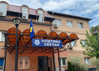 Persona të panjohur djegin flamurin e Kosovës në Zveçan, nisin hetimet