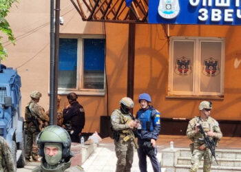 EULEX: Jemi ende duke patrulluar te ndërtesat komunale në veri, situata është stabile por ende e brishtë