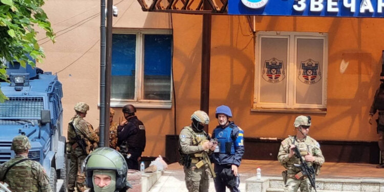 EULEX: Jemi ende duke patrulluar te ndërtesat komunale në veri, situata është stabile por ende e brishtë