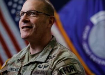 Komandanti Walker: Paqeruajtësit amerikanë të gatshëm të parandalojnë dhunën në veri të Kosovës