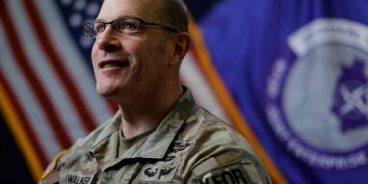 Komandanti Walker: Paqeruajtësit amerikanë të gatshëm të parandalojnë dhunën në veri të Kosovës