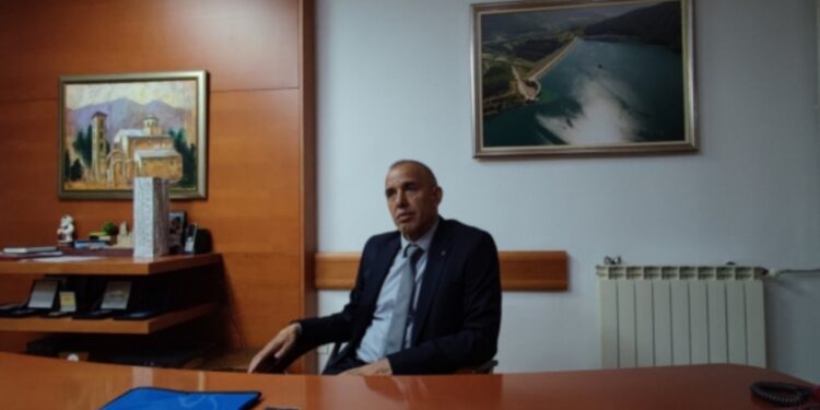 Kryetari i Zubin Potokut: Nuk përjashtohen mundësitë që bandat serbe të bëjnë ndonjë skandal