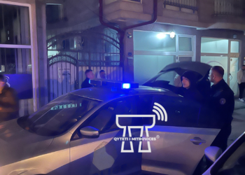 Rrahje mes të rinjëve në qendër të qytetit të Mitrovicës, arrestohen 3 persona