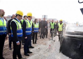 Fillimi i punimeve në rrugën Prishtinë -Mitrovicë, Kurti thumbon qeveritë e kaluara për plane të dobëta