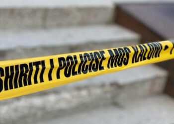 Digjet butiku në Zveçan – Vlerësohet të jetë dëm i lartë