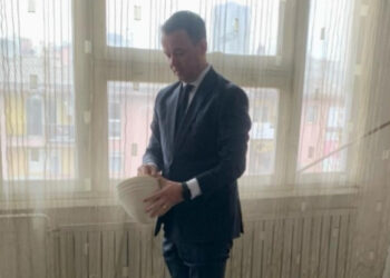 Peci paralajmëron AAK-në: Shihemi të hënën