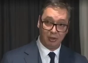 Vuçiq vazhdon viktimizimin: NATO dhe Kosova po veprojnë si ekip – ‘polic i mirë dhe i keq’