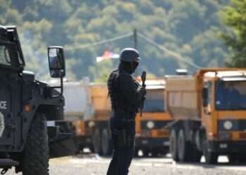 Drejtori i Policisë: Grupe kriminale serbe po përgatiten për sulm në veri