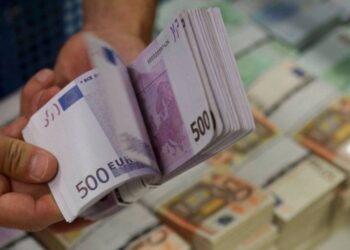 Diaspora thyen rekord, dërgoi mbi 1.3 miliard euro në Kosovë