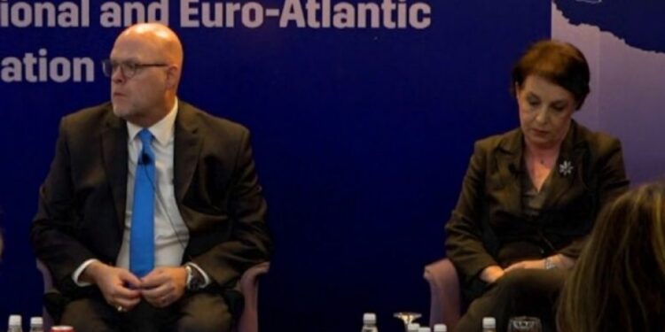 Anëtarësimi i Kosovës në NATO, Hovenier i prerë: Na ndihmoni që t’ju ndihmojmë