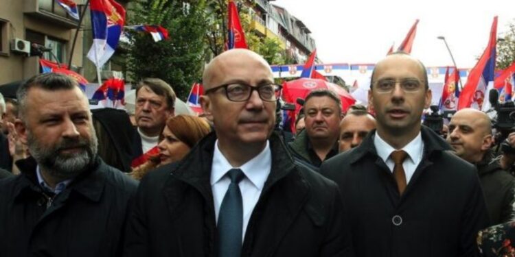 “S’i kanë 50%, kaq e thjeshtë” – Dorëzimi i Listës Serbe dhe bojkotimi për shkarkimin e kryetarëve shqiptarë