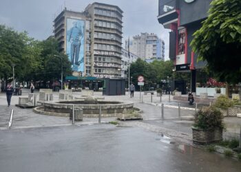 Mëngjesi me shi, kështu do të mbajë moti sot gjatë ditës