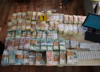Policia tregon se çka u konfiskua në aksionin ku u mbyllën gjashtë njësi të “Bankës Postare Kursimore”