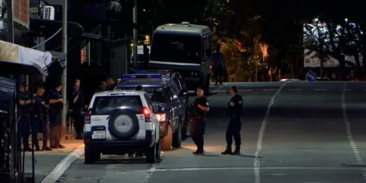 Detaje nga incidenti në lokalin në veri: 38-vjeçari e kërcënon me vrasje pronarin, e akuzon se ‘punon për Kurtin’