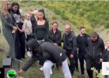 Serbët provokojnë, ndezin qirinj në vendin ku u vranë terroristët në Banjskë