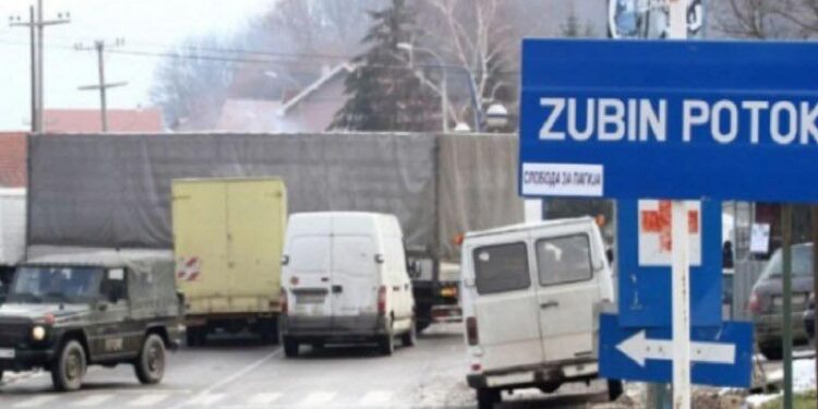 Hidhet mjet shpërthyes në oborrin e një qytetari në Zubin Potok