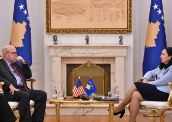 Osmani takohet me Hovenierin, flasin për çështjet e sigurisë e investimet amerikane