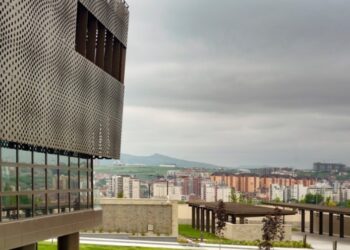 Ambasada e SHBA-së del kundër aksionit të policisë dhe qeverisë