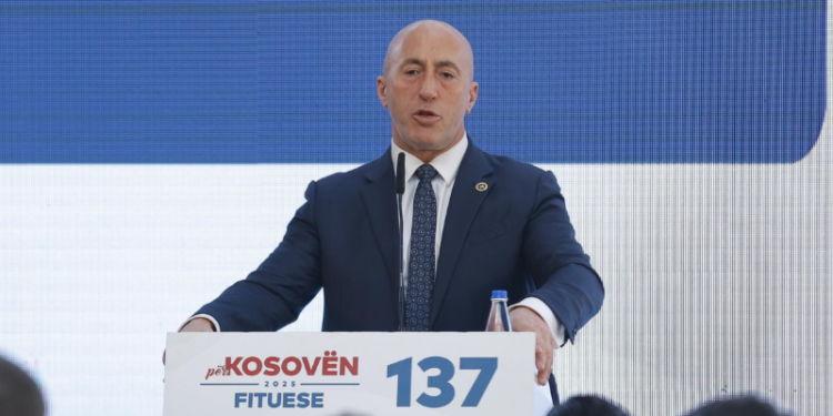 Haradinaj për aferën “WhatsApp”: S’ka kush që i shpëton, të gjithë janë për burg – në krye është Kurti