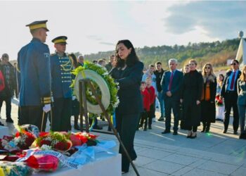 Epopeja e UÇK-së – krerët e shtetit sot bëjnë homazhe në Prekaz