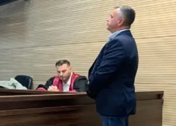 Përdhosi flamurin e Turqisë gjatë një iftari në Mitrovicë, 1 vit burgim me kusht dhe 4 mijë euro gjobë për Zeqirin