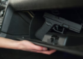 Ekskluzive | “Ta mbushi trupin plumba” – kapet me Glock në çantë pas kanosjes në mes të rrugës në Mitrovicë