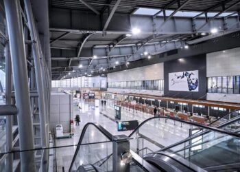 Kanosje në Aeroportin e Prishtinës, policia sekuestron armë me 45 fishekë