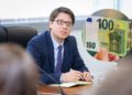 Hapet aplikimi për shtesat prej 100 euro – Murati tregon procedurën për aplikim