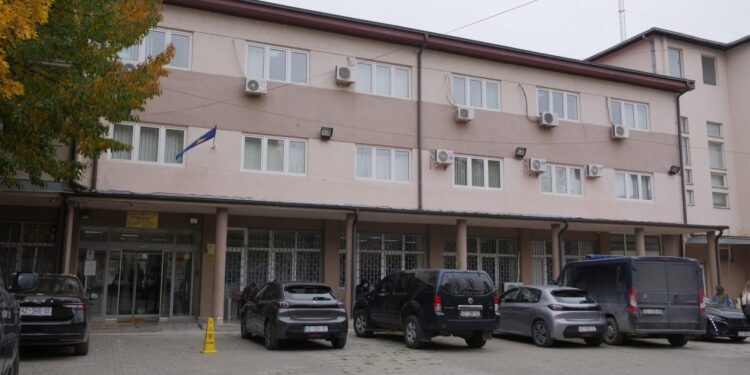 Një muaj paraburgim për Arben Spasollin që preu me thikë në fyt Erduan Ibrahimin